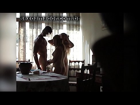 ❤️ Sexu-lagunek gizon erraldoi bat eta hirukote batera gonbidatzen dituzte berarekin ️ Pornografia gogorra %eu.pornpics-de.ruan